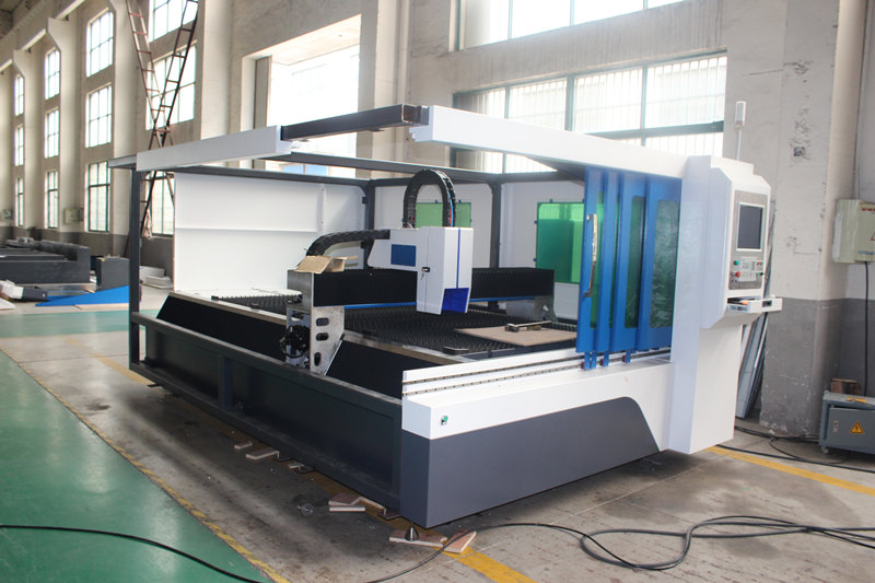 500w Fiber Laser Cutting Machine with 1500x3000mm Stainless Steel