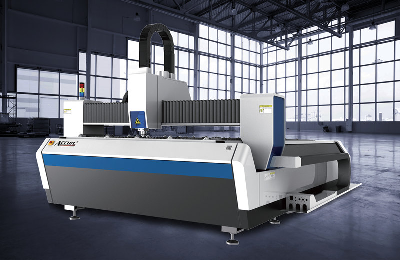 700W Fiber Laser Cutting Machine for Sale Metal Steel Cutting 1500x3000mm