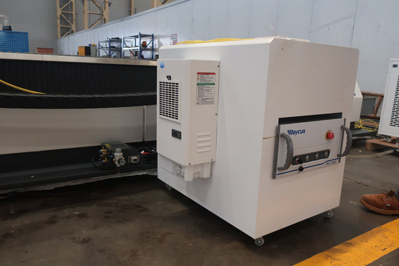 ACCURL Manufacturers 1000W Fiber CNC Laser Cutting Machine with IPG 1KW