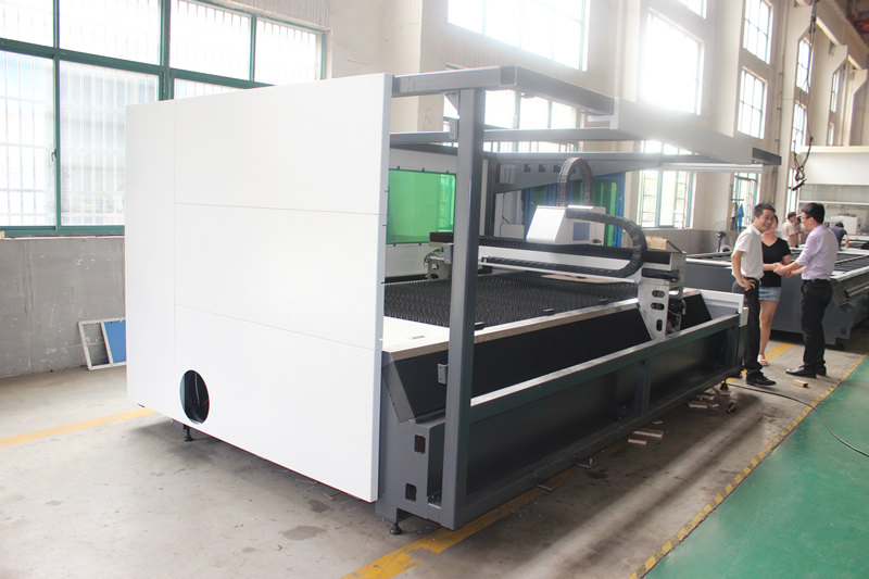 Sheet Metal IPG 1000W Fiber Laser Cutting Machine